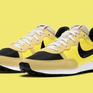 Nike Challenger OG Opti Yellow Size 11 CW7645-700